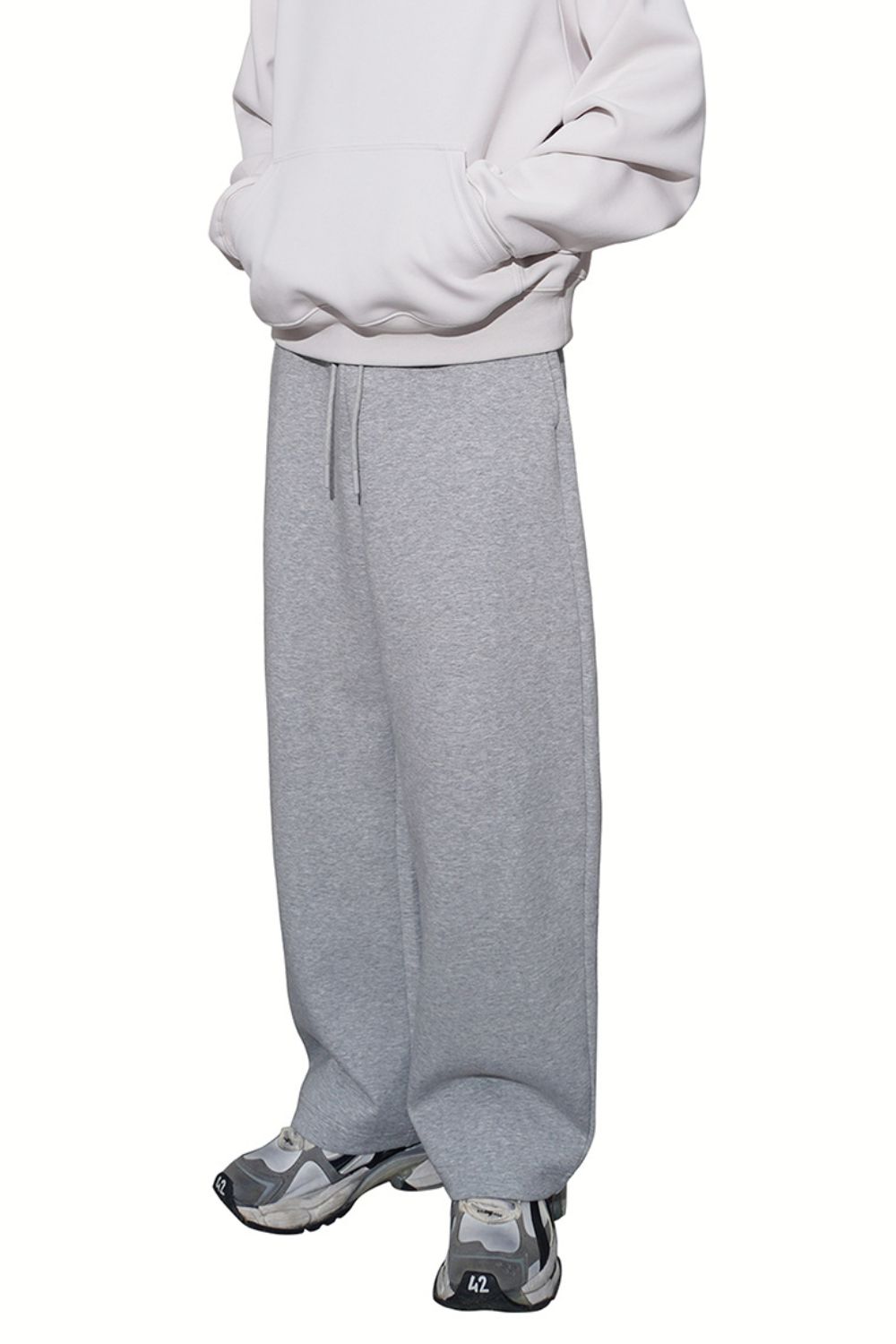 Trendsi men's drawstring sweatpants in grey with a loose fit and comfortable design
