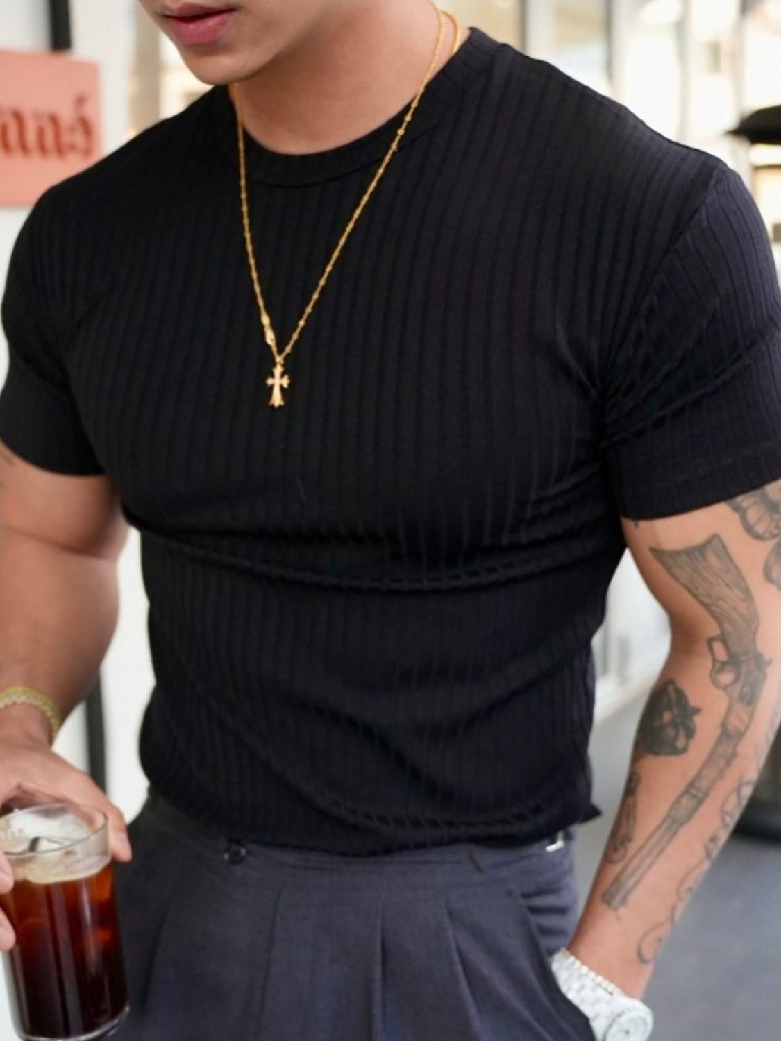Trendsi Black Ribbed Round Neck Short Sleeve T-Shirt for Casual and Stylish Outfits