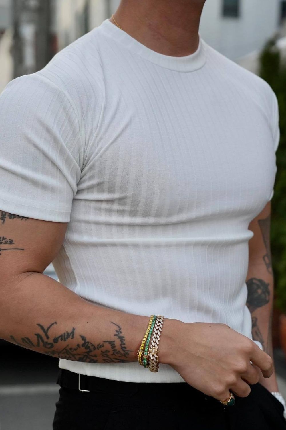 Stylish round neck short sleeve t-shirt in white, perfect for casual outfits and summer wear
