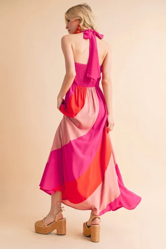 Trendsi sleeveless color block maxi dress with halter neck and flowing fabric in pink shades