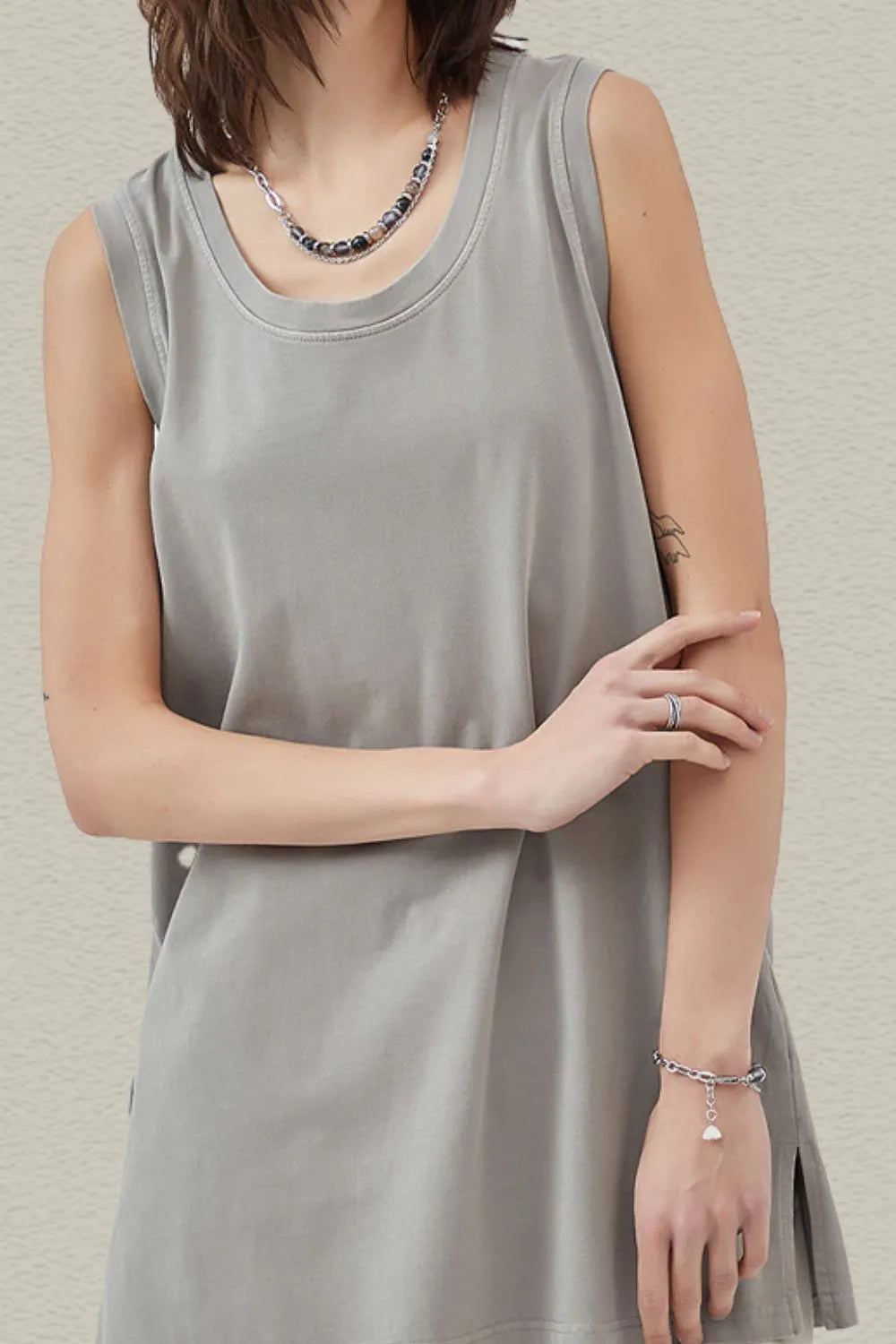 Trendsi affordable men's sleeveless shirt in gray fabric, perfect for casual summer wear